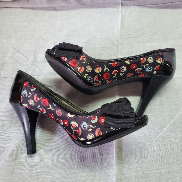 🆑️ XHILARATION | Floral Peep-Toe Bow Heels sz 7 - Picture 5 of 8